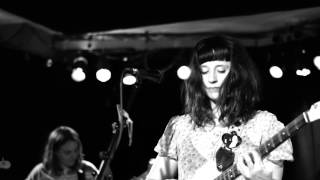 Waxahatchee - Under A Rock / Misery Over Disput (live in Münster)