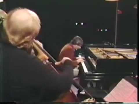 Red Mitchell & Bill Mays play "I Mean You" [VIDEO]