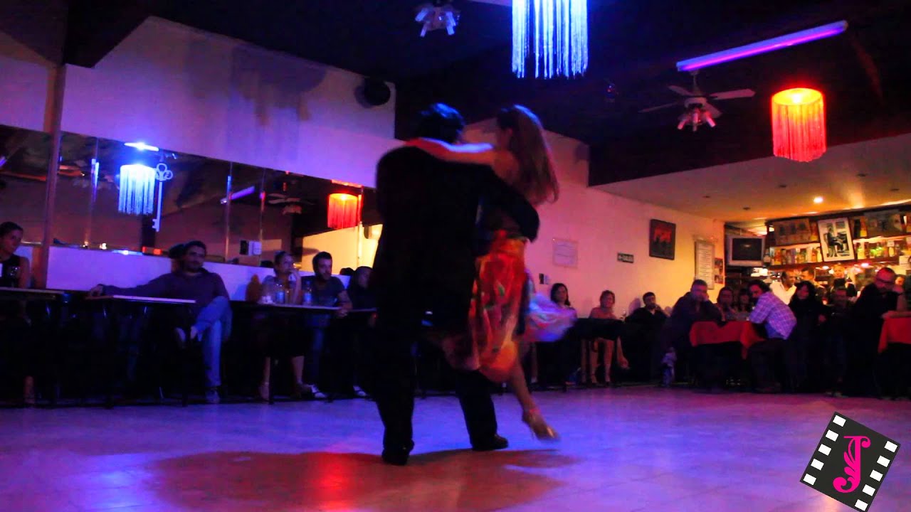 Donato Juarez y Carolina Del Rivero en MILONGA10 02/02