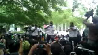 A'won boyz perform "Azonto" at Nigerian day parade