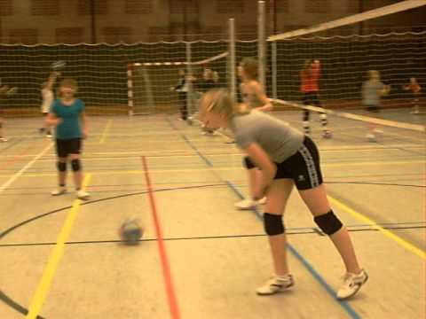 Meisjes C2  Dbs Balk.      Inspelen.