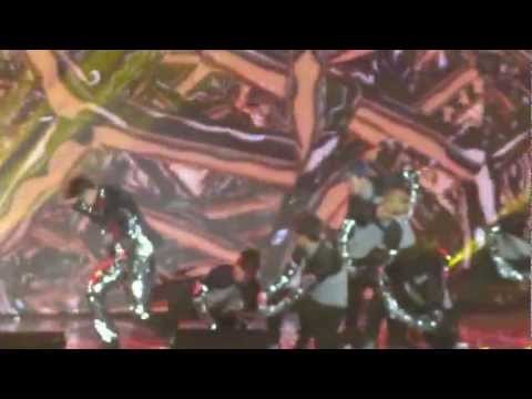 TVXQ 'Catch Me' at Nongshim Love Sharing Concert! 121111 (Part 7)