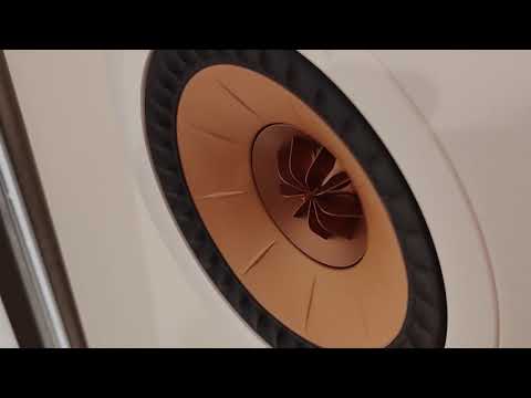 KEF LS50 Wireless II + KEF KC62 Subwoofer / Sound Test / Harrods, London
