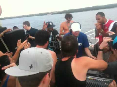 Tunnidge Getdarker Boat @ Outlook 2011
