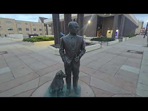 Walking through Downtown Rapid City, SD!