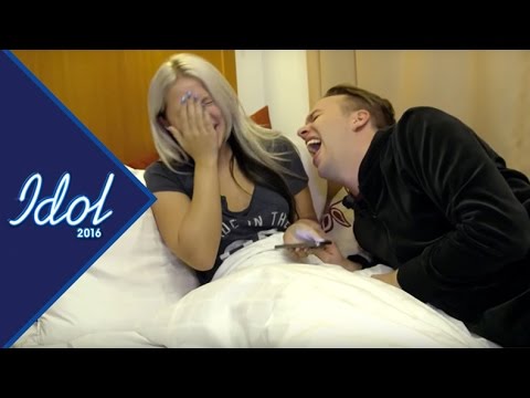 Rebecka Karlsson utmanas i SMS-roulette i Vakna med Idol - Idol Sverige (TV4)