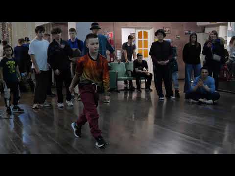 powermove bboy Феникс vs Миша Берко - "ALL OPTION" break dance battle