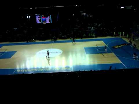 Fc Barcelona 5-0 Caja Segovia semifinales de Liga futsal 2013. Afición Caja Segovia, animando