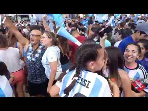 LOS PACEÑOS SALIERON A FESTEJAR EL TRIUNFO DE LA ARGENTINA CAMPEÓN!!!! 
