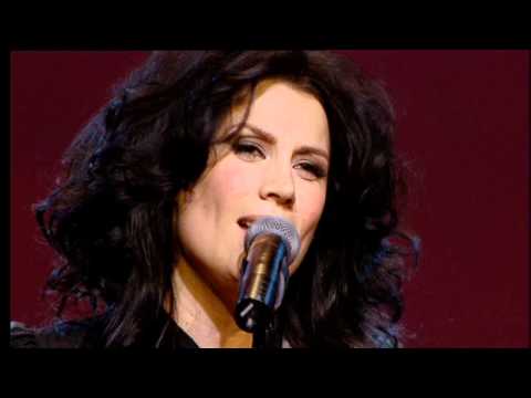 Jill Johnson - Live & Unplugged - 20 - Kärleken Är (HQ).mp4