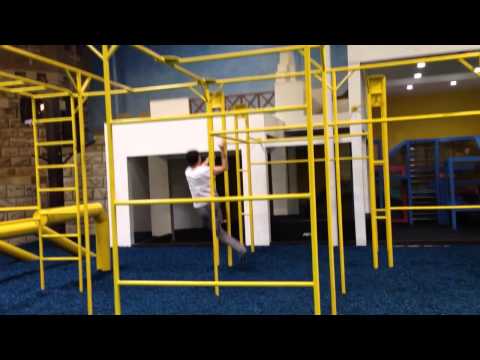 Awesome Freerunning flow from Paul Darnell at Tempest Academy (Parkour)