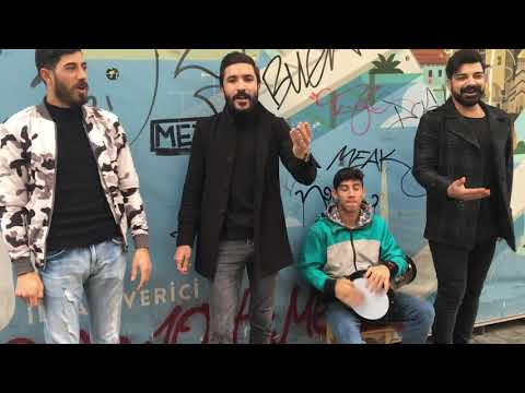 Diyarbakır Yoluna, Urfalıyam Ezelden / Recep Göker & Sercan Gider [Taksim İstiklal Caddesi]