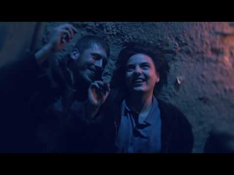 CAN CANALLA - LES FLAMES - [ Videoclip Oficial 2017 ] ( Jaume Madaula i Paula Knüpling)