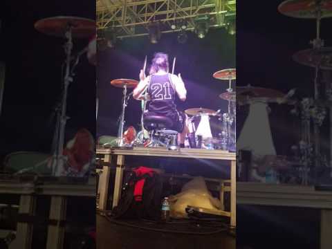 Zoltan Chaney during Fly to the Angels with Slaughter (Monsters of Rock Cruise 2/5/2017)