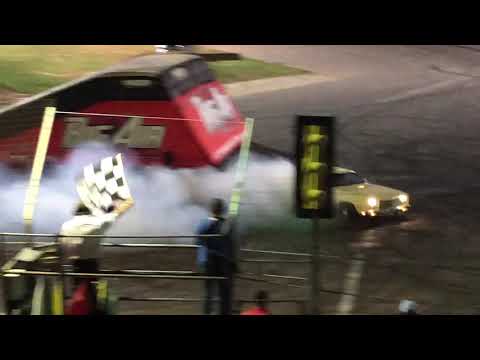 SPECTATOR DRAG RACING