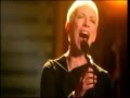Leah Zeger's Violin Solo with Annie Lennox