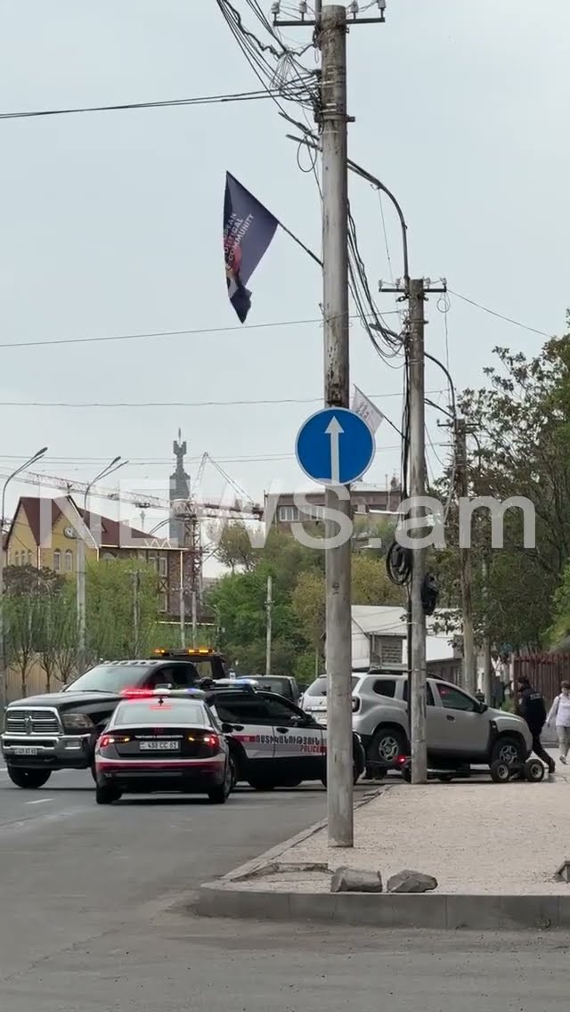 «Դվին» հյուրանոցի մոտակայքից հեռացնում են կայանված մեքենաները