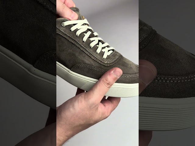 Чоботи жіночі шкіряні байка хутро 592641 Чорний Кеди чоловічі замшеві 591539 Коричневі