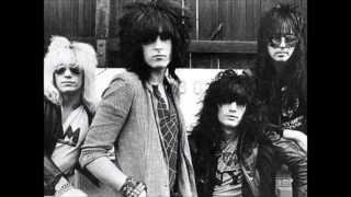 Motley Crue - On With The Show - original Leathur records version 1981