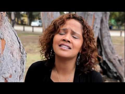 Caroline - REV MAMAN -Clip officiel-