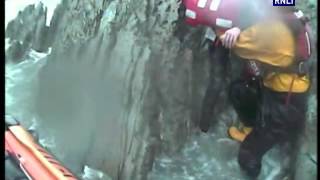 Ilfracombe RNLI bring 13 year old walker back to shore 10.04.13