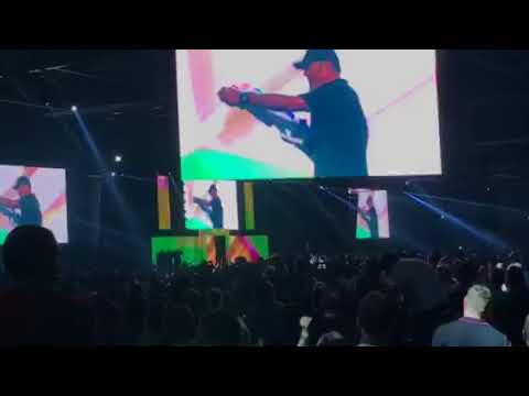 TONY ROBBINS UPW 2018 Smells like teen spirit. NIRVANA