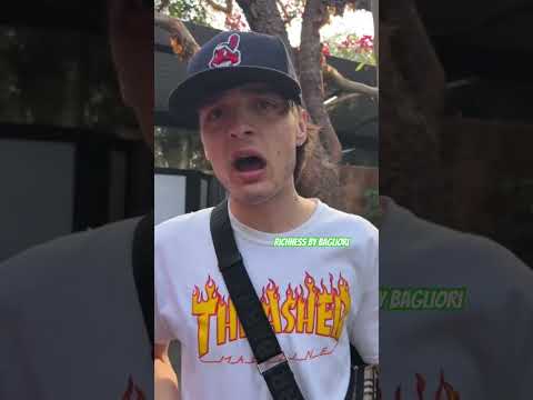 Featherweight, being honest, they tell him he sings badly and see what he says 🤣