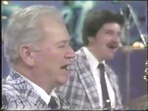 Markic-Zagger Orchestra - Smiling Eyes Waltz - Sunday Varieties