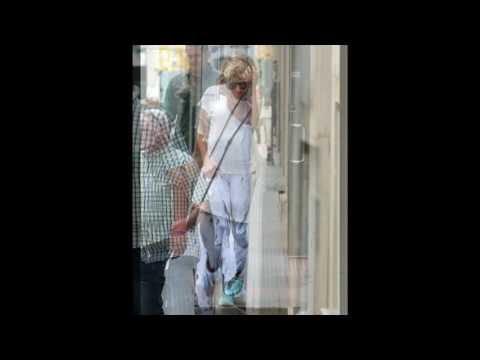 Taylor Swifts Camel Toe