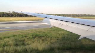 preview picture of video '[HD] United #1695 EWR-IAH Landing and Taxi'