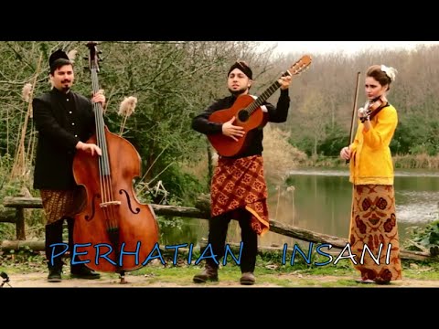 BULE NYANYI BENGAWAN SOLO COVER by WayangTokek (Hak penciptaan dari Gesang Martohartono)