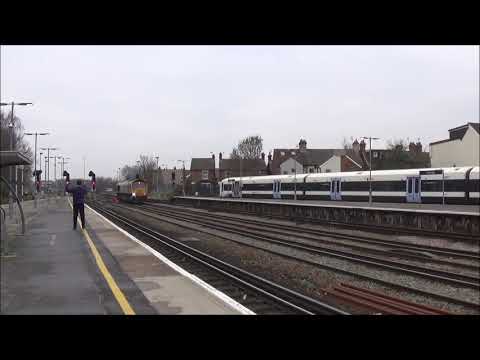 Light locomotive class 66756 at Tonbridge with horn