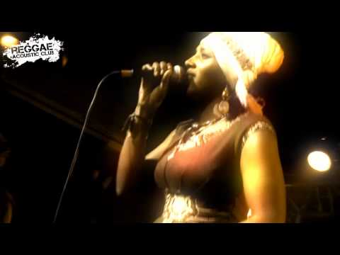 Reggae Acoustic Club # 1 : Mo'Kalamity - Swirl with Acoustic Club Band