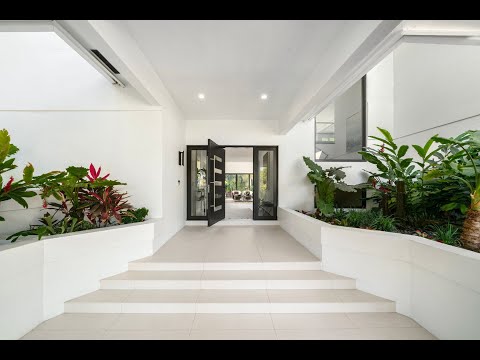The Jills Zeder Group presents 170 Isla Dorada Blvd, Coral Gables, FL 33143, USA