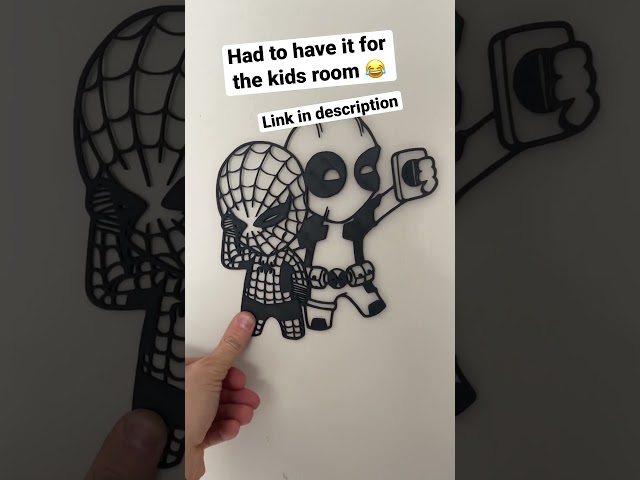 Vídeo relacionado con Komar Marvel Deadpool Holup - Cuadro decorativo para habitación infantil (50 x 70 cm), diseño de Deadpool Holup