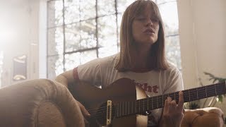 Orla Gartland - Between my Teeth (acoustic session)