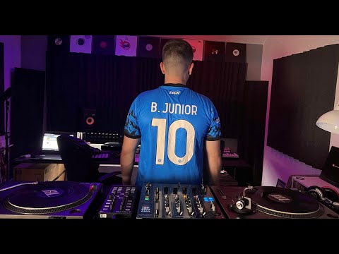 B. JUNIOR vinyl hybrid set / #LetsMixItSilver DJ Takmičenje