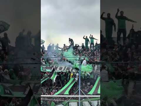 "Yo soy de Chicago y me gusta la pasta" Barra: Los Pibes de Chicago &bull; Club: Nueva Chicago &bull; País: Argentina