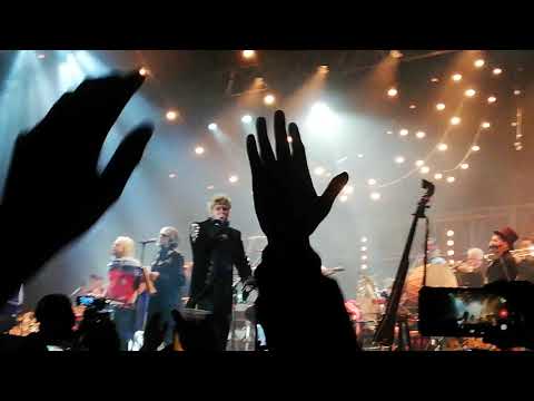 Autenticos decadentes - Fiesta Nacional en Lima Perú