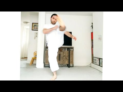 Mikazuki Geri (Cresent Kick) – Karate Kicking Techniques