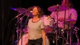 Susanna Hoffs (from the Bangles) - Manic Monday (Live in St Louis MO 09-10-2026)