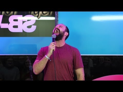 Assis im Schwimmbad - Tobi Freudenthal - Finalist NightWash Talent Award 2018