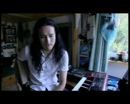 [Parte 2/3] "Maan Mainiot" - Tuomas Holopainen (legendado)