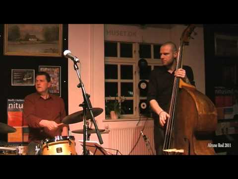 UFFE STEEN TRIO - Alberto's Rhumba (2010) version 2
