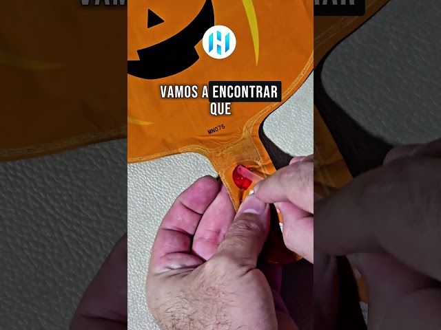 Vídeo relacionado con Grabo Globo de cumpleaños Teletubbies. Globos para fiestas infantiles redondos, de papel de aluminio con pajita para inflarlo. Globos de colores fabricados en Italia 35 x 35 cm