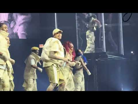 Chris Brown Front Row View of Hmmm - “Tshwala Bam” Chicago United Center 11:11 Tour