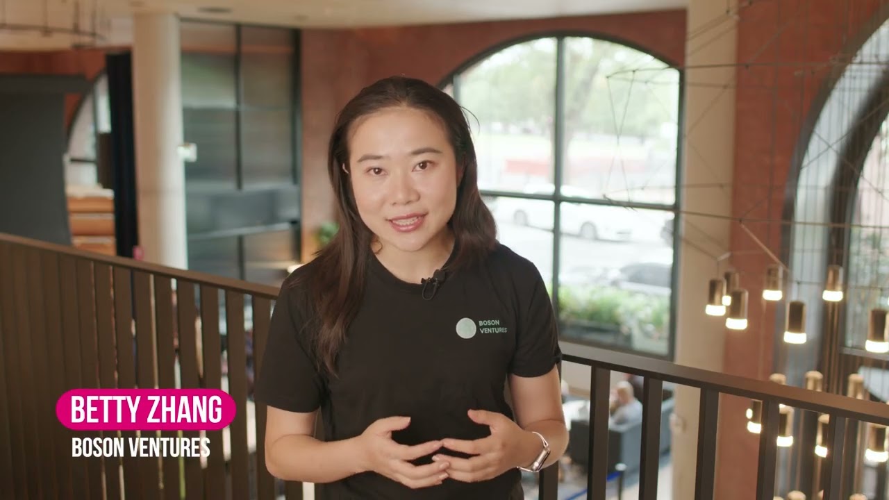 What investor red flags should founders avoid?