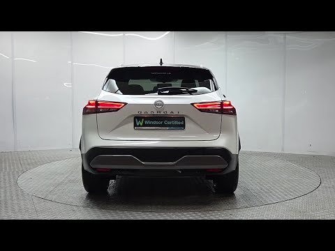 Nissan Qashqai 1.3 PET MILD HYBRID SV PREMIUM *Scr - Image 2