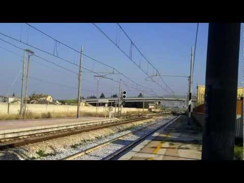 Treno merci in transito