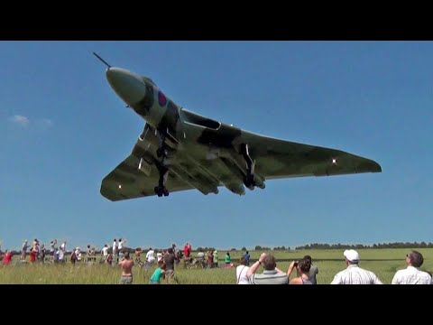The Greatest Low Flybys & Airshow Moments " Bobsurgranny "